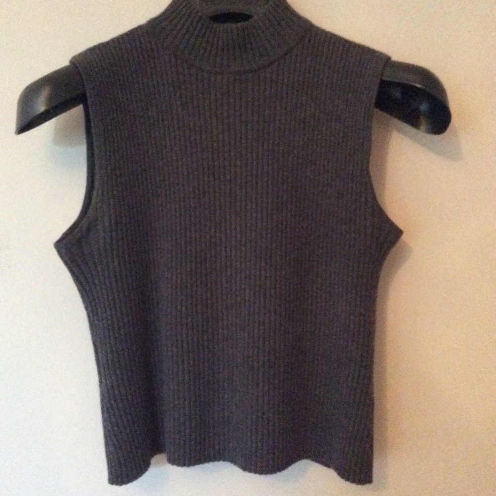 Tahari blouse